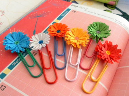 quilled fringed flowers paper clips